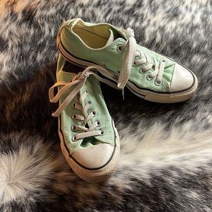 Mint converse